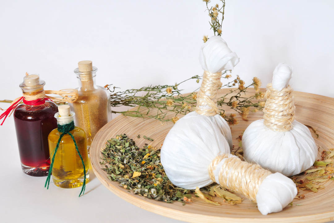 Vorbereitung auf Shiatsu-Kräuter-Massage Vorbereitung auf Shiatsu-Kräuter-Massage